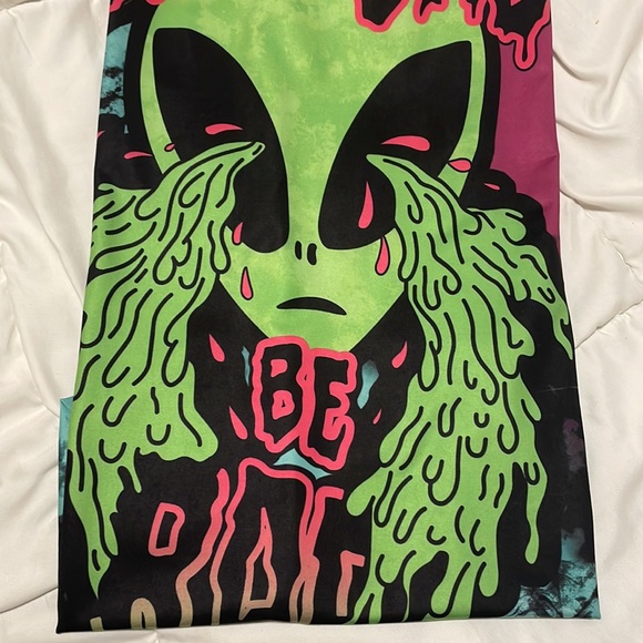 Dont Be Sad Be Rad Crying Alien Head Double Sided Tie Dye Unisex M/L Stretch Top - Picture 8 of 8